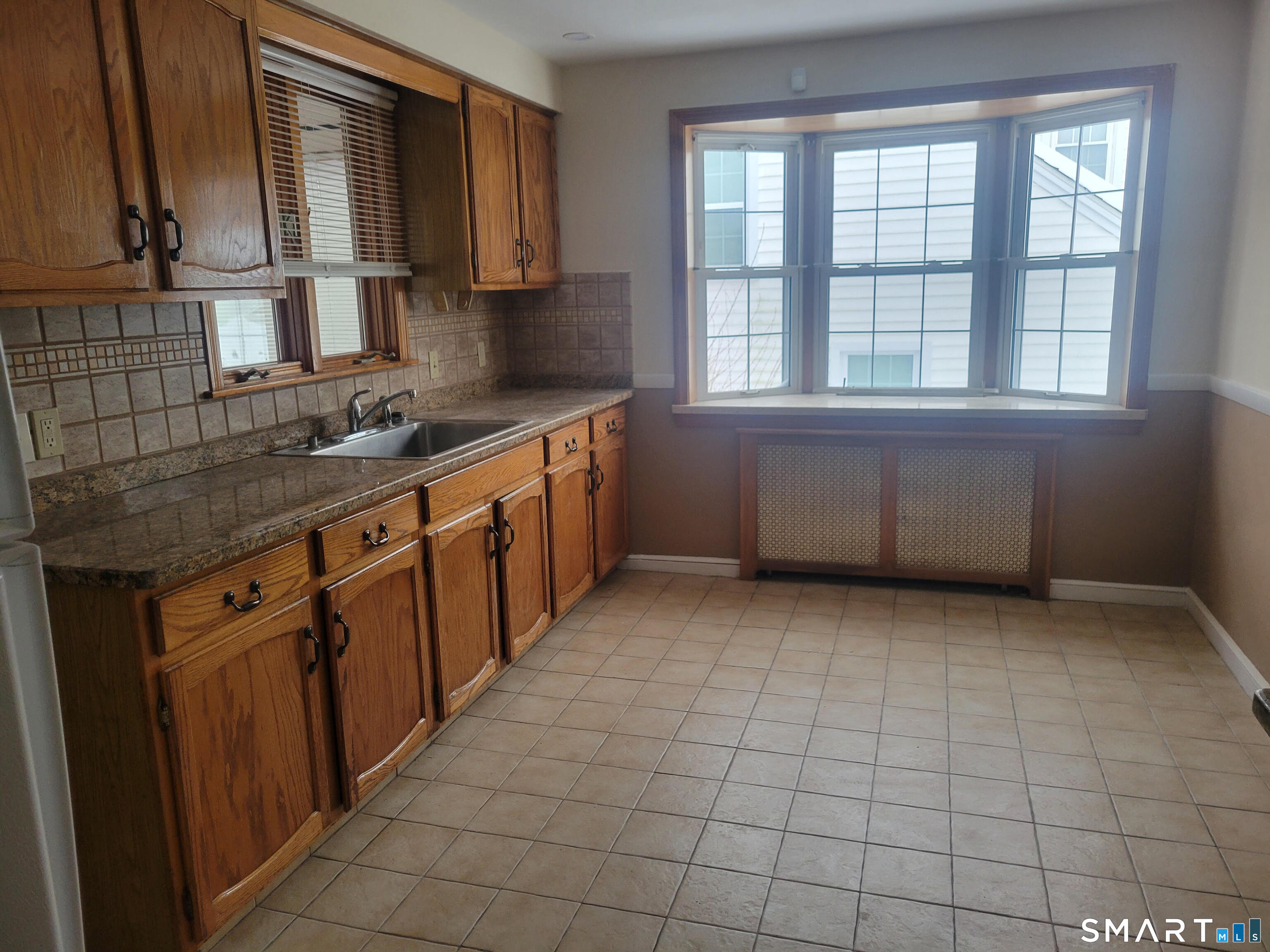 160 Wilmot Road Hamden, CT 06514 - Photo 2 of 15