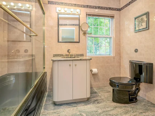 $2,175,000 | 38 Wensley Drive, Great Neck, NY 11021