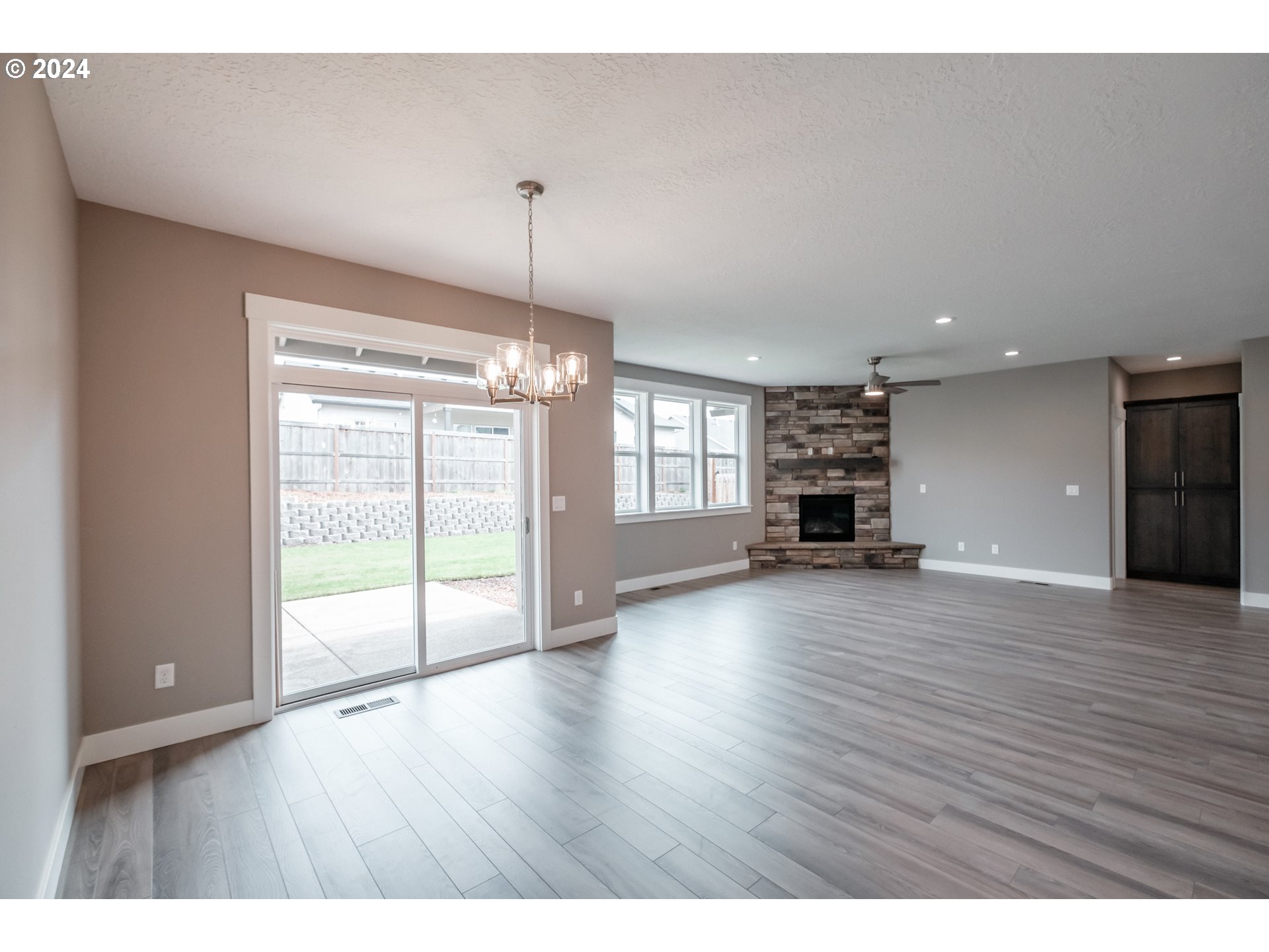 338 Northeast Cedar Street Sublimity, OR 97385 - Photo 14 of 34