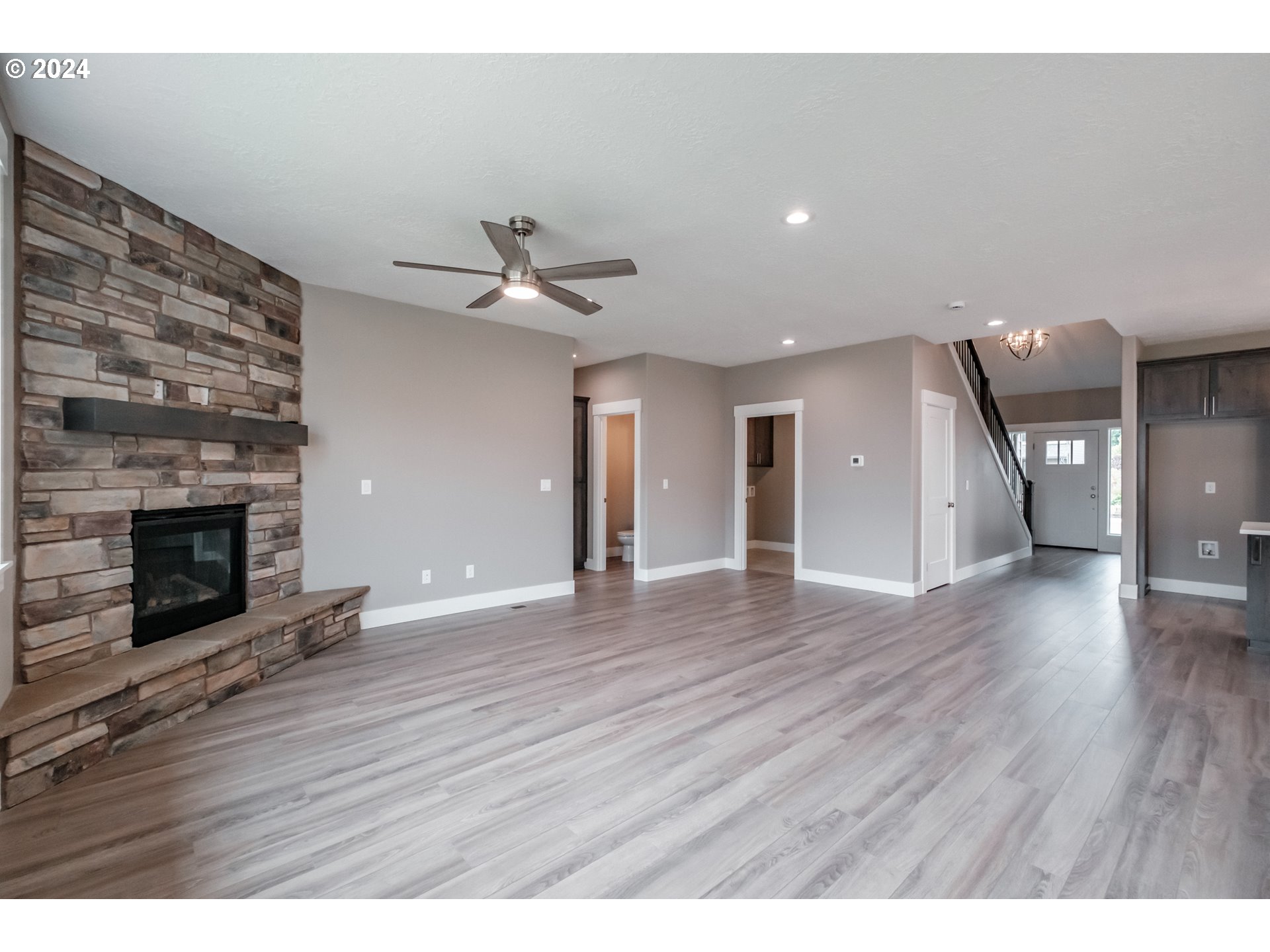 338 Northeast Cedar Street Sublimity, OR 97385 - Photo 15 of 34