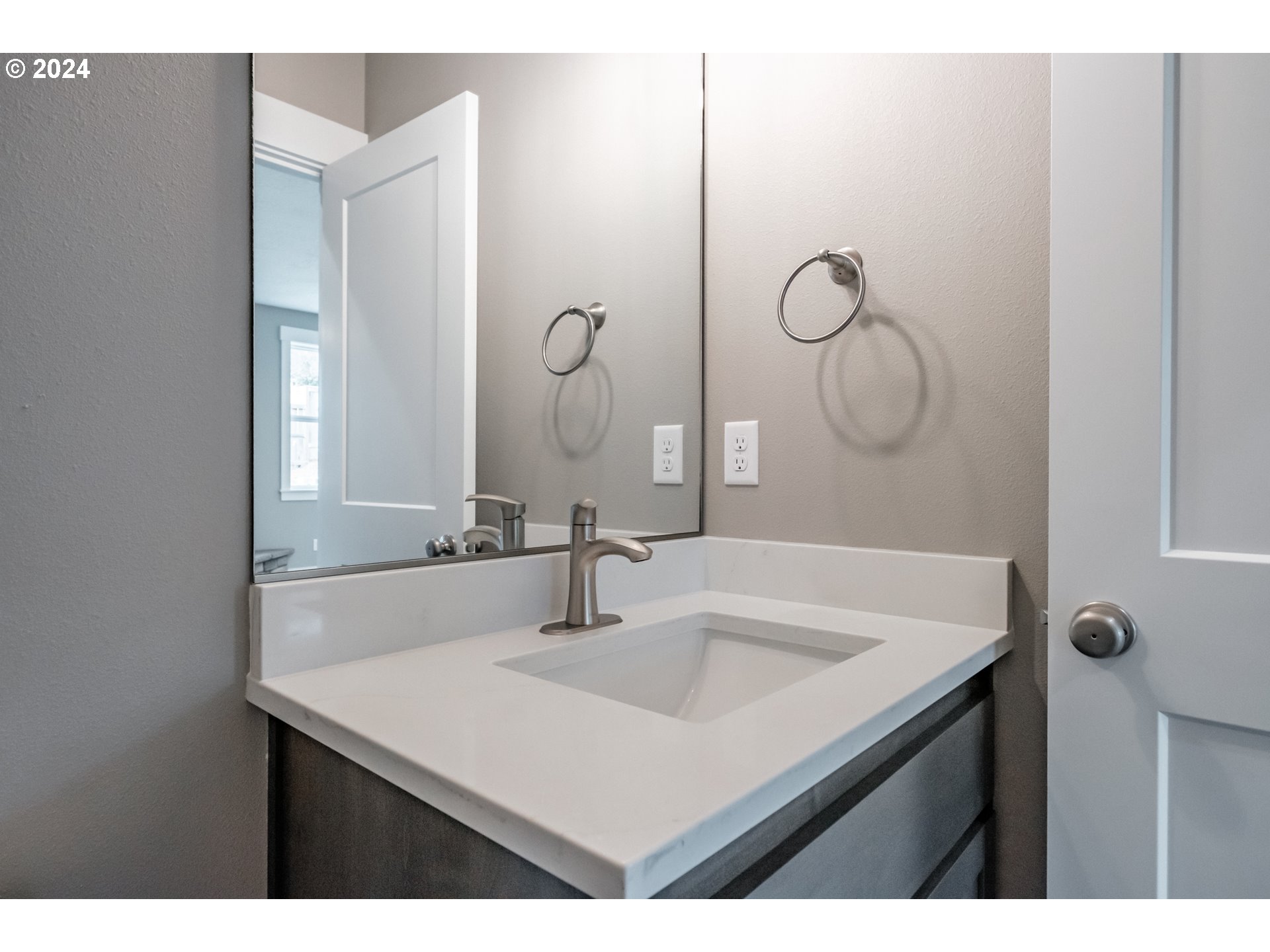 338 Northeast Cedar Street Sublimity, OR 97385 - Photo 18 of 34