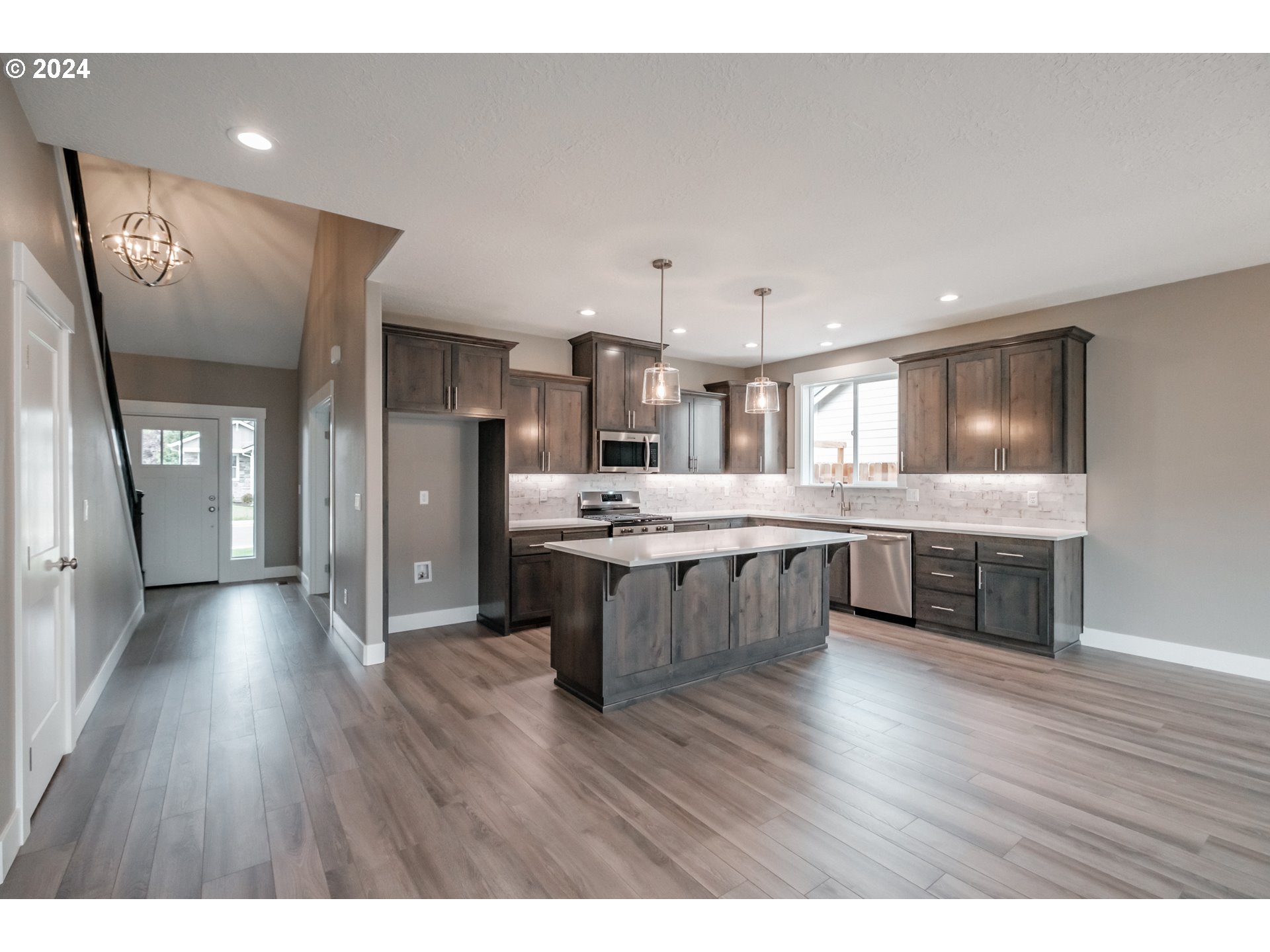 338 Northeast Cedar Street Sublimity, OR 97385 - Photo 9 of 34