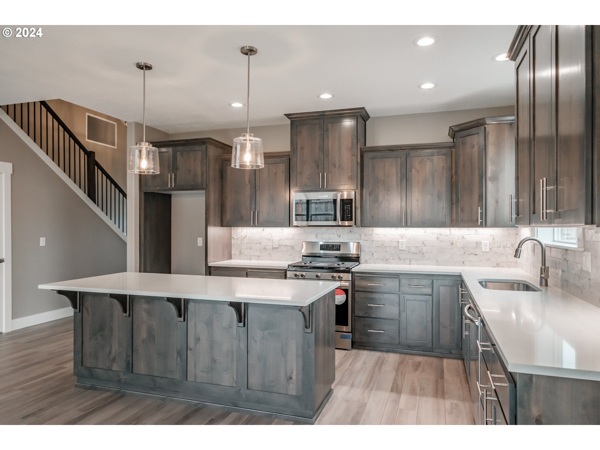 338 Northeast Cedar Street Sublimity, OR 97385 - Photo 10 of 34