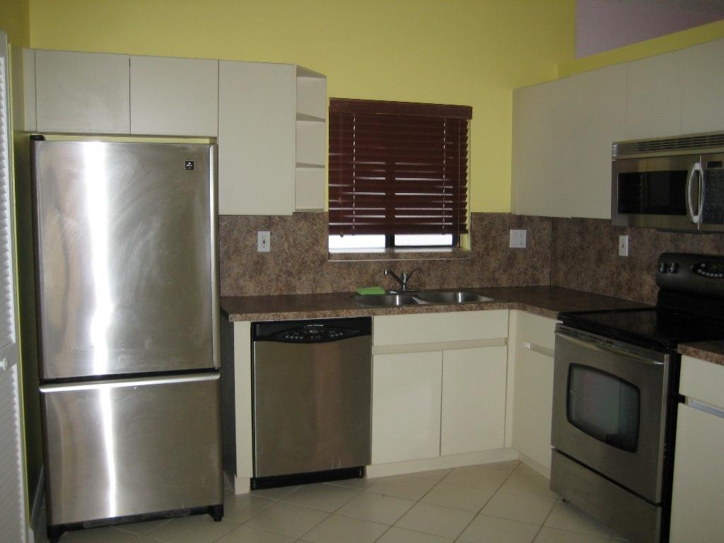 5628 Amersham Way Boca Raton, FL 33486 - Photo 5 of 13 IMG_2315