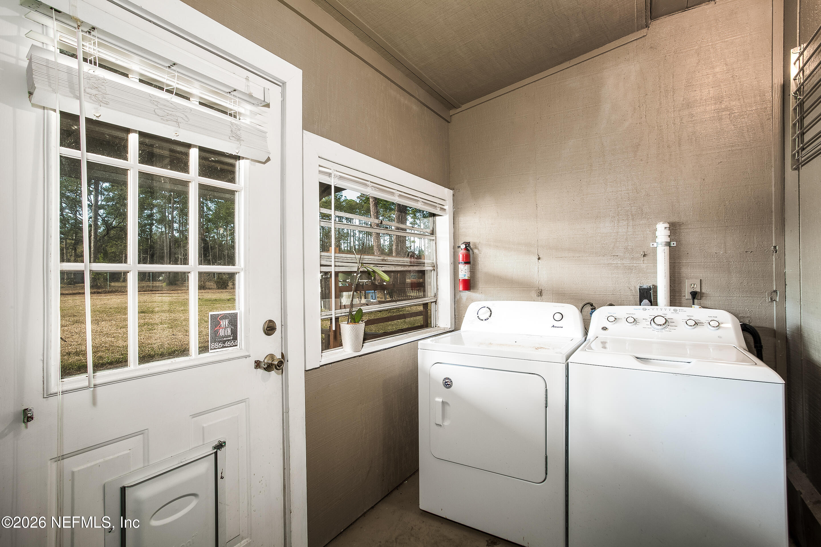 376530 Kings Ferry Road Hilliard, FL 32046 - Photo 24 of 32 Laundry room