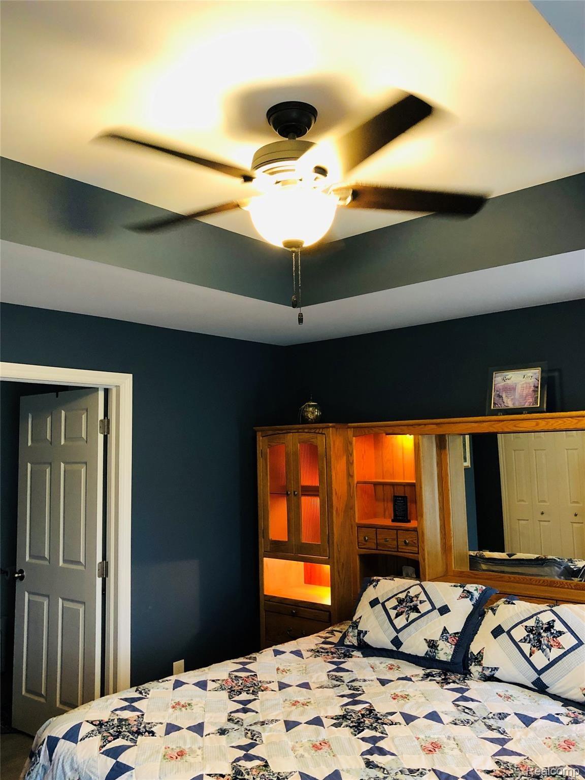 4960 Glover Road Almont, MI 48003 - Photo 21 of 35 Detail of master bedroom ceiling