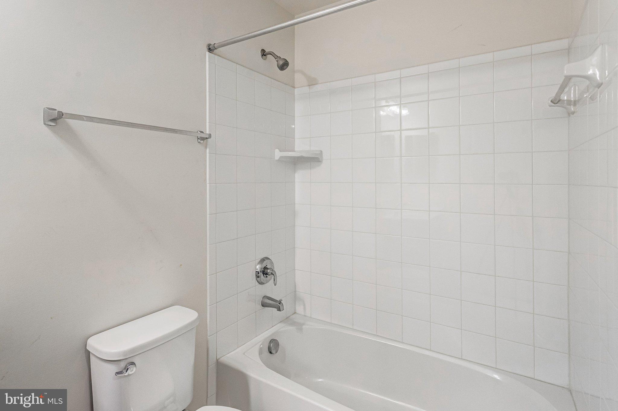 8940 Dahlgren Ridge Road Manassas, VA 20111 - Photo 27 of 36 Gallery Image 27