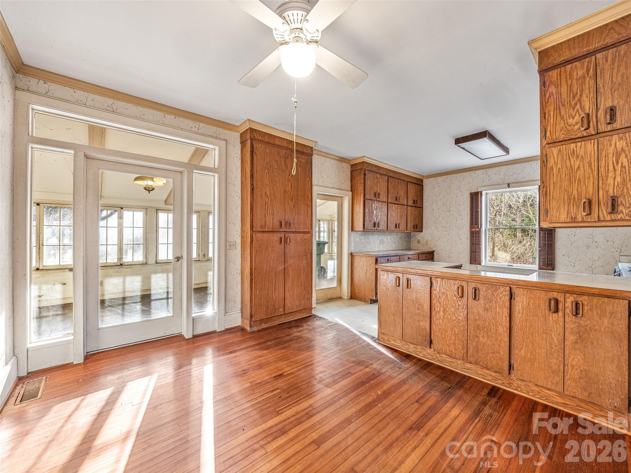 385 Chunns Cove Road Asheville, NC 28805 - Photo 13 of 23