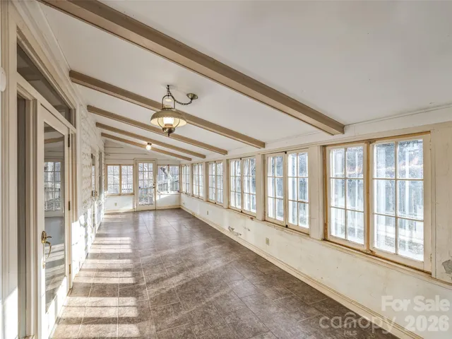 $495,000 | 385 Chunns Cove Road, Asheville, NC 28805