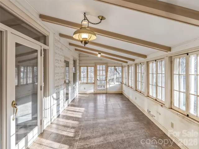 $495,000 | 385 Chunns Cove Road, Asheville, NC 28805