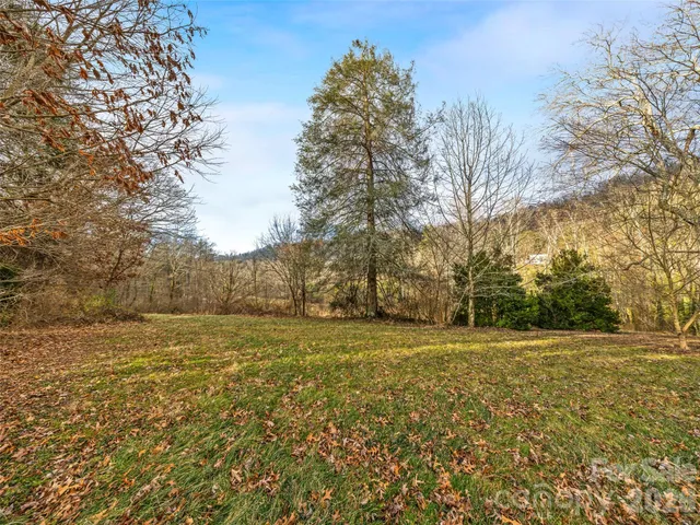 $495,000 | 385 Chunns Cove Road, Asheville, NC 28805