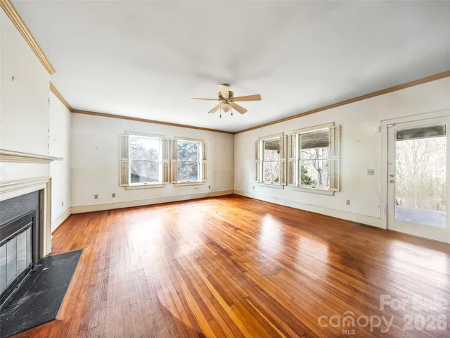 $495,000 | 385 Chunns Cove Road, Asheville, NC 28805