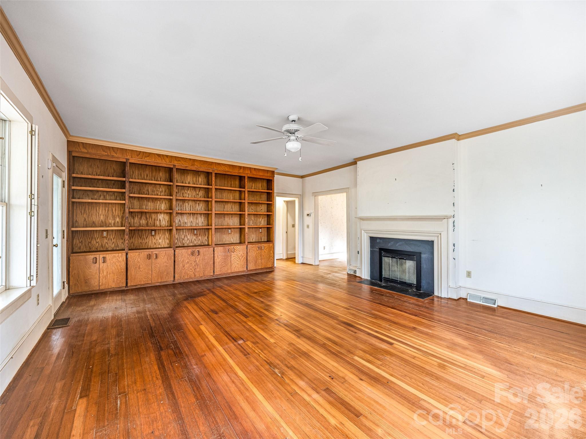 385 Chunns Cove Road Asheville, NC 28805 - Photo 9 of 23