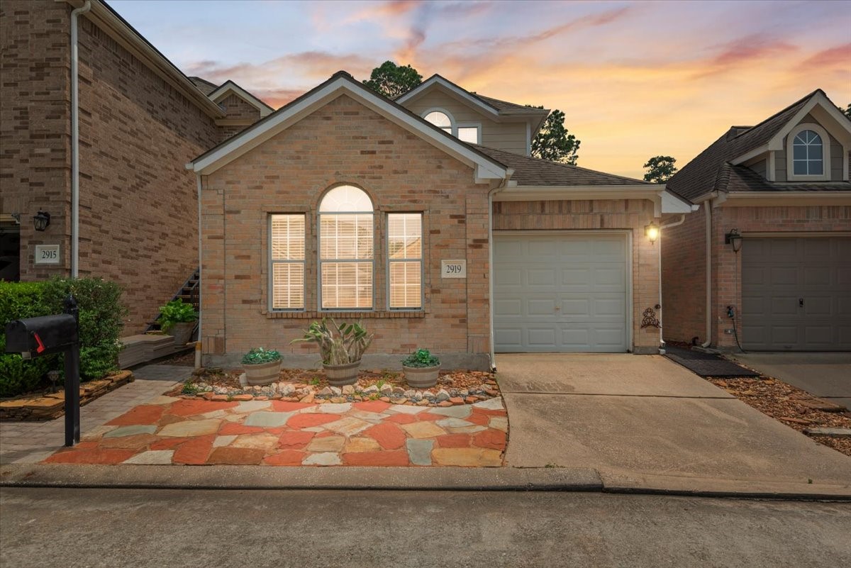 2919 Crescent Star Road Spring, TX 77388 - Photo 2 of 39 2919 Crescent Star Rd