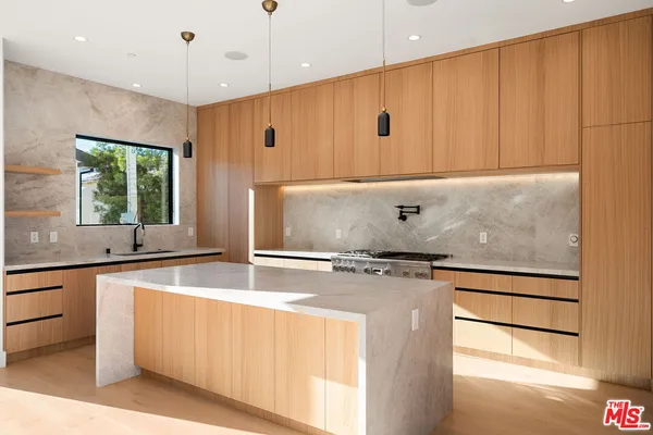 $20,000 | 3517 Redwood Avenue, Los Angeles, CA 90066