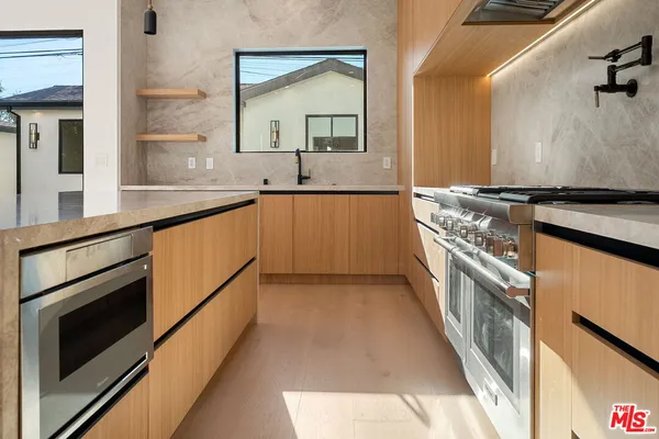 $20,000 | 3517 Redwood Avenue, Los Angeles, CA 90066