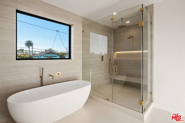 $20,000 | 3517 Redwood Avenue, Los Angeles, CA 90066