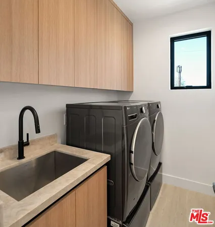 $20,000 | 3517 Redwood Avenue, Los Angeles, CA 90066
