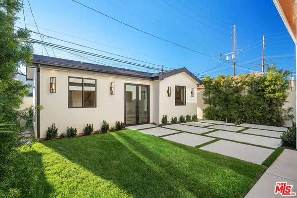$20,000 | 3517 Redwood Avenue, Los Angeles, CA 90066