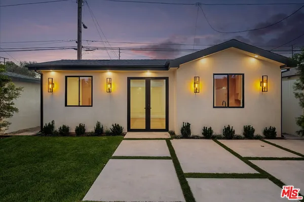 $20,000 | 3517 Redwood Avenue, Los Angeles, CA 90066