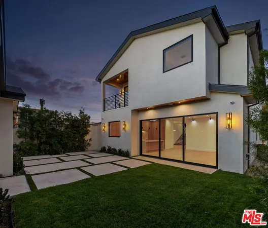 $20,000 | 3517 Redwood Avenue, Los Angeles, CA 90066