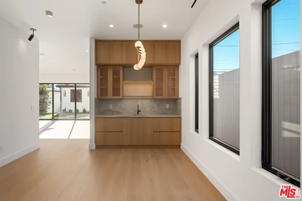 $20,000 | 3517 Redwood Avenue, Los Angeles, CA 90066