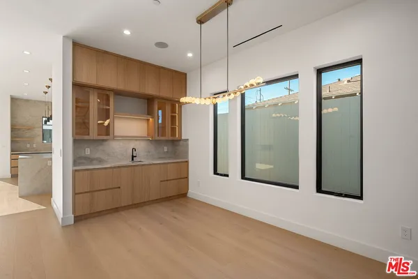 $20,000 | 3517 Redwood Avenue, Los Angeles, CA 90066