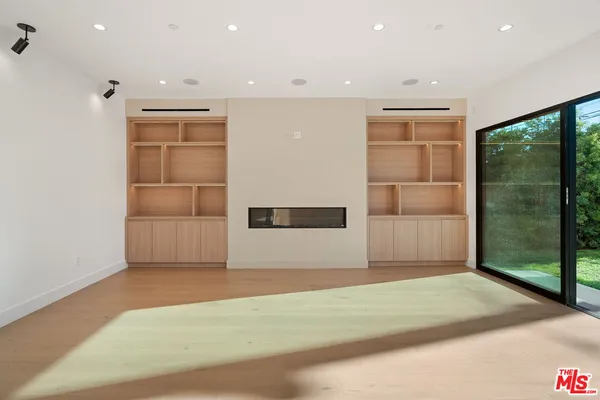 $20,000 | 3517 Redwood Avenue, Los Angeles, CA 90066