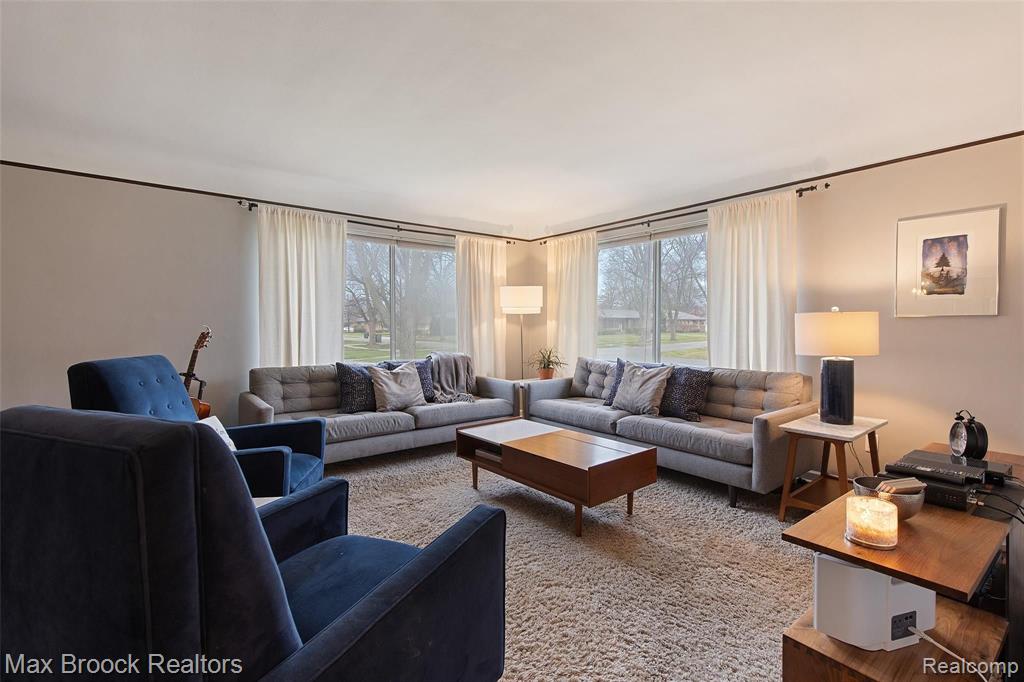 15991 Reedmere Avenue Beverly Hills, MI 48025 - Photo 5 of 25