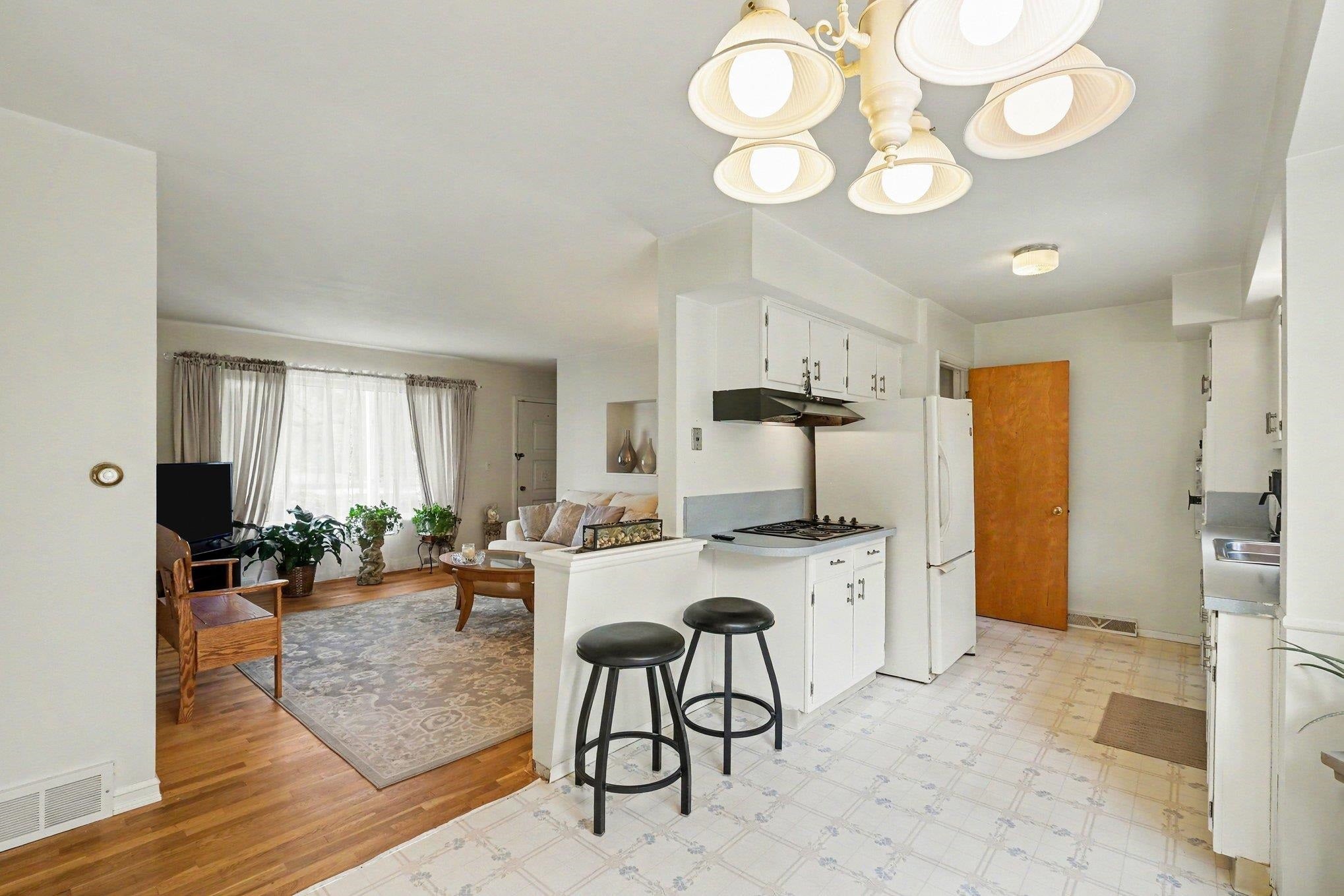 4324 North Vassar Road Flint, MI 48506 - Photo 7 of 25 Gallery Image 7