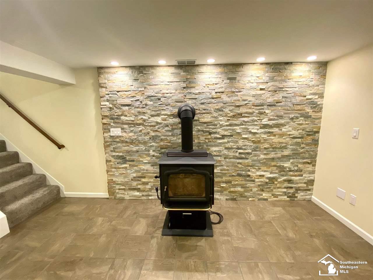 8611 Burton Road Adrian, MI 49221 - Photo 27 of 49 Gallery Image 27