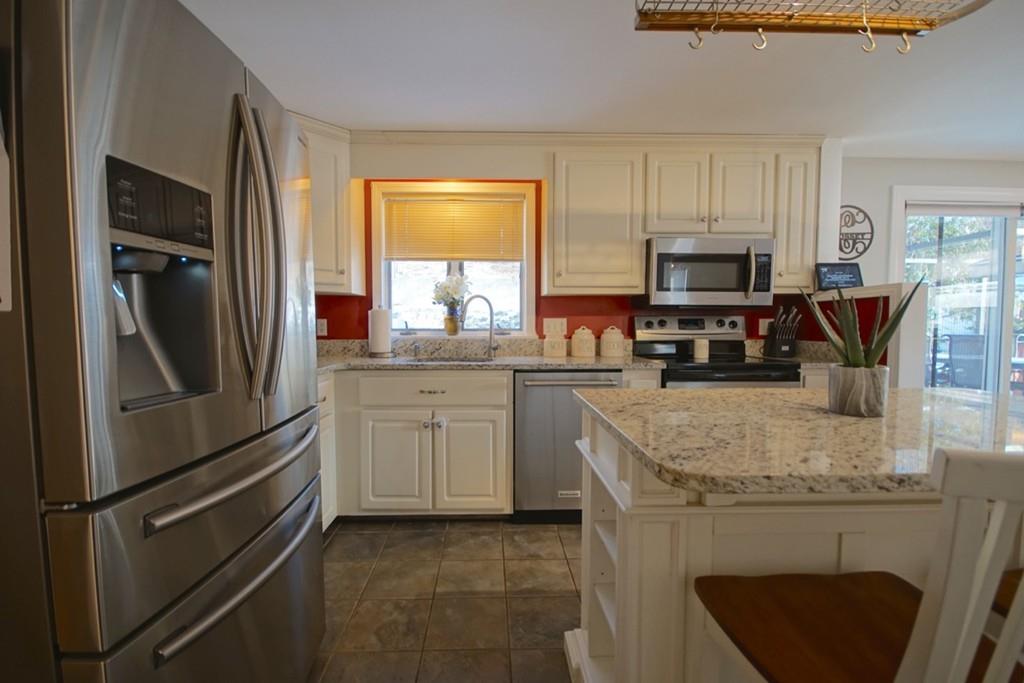 213 Den Quarry Road Lynn, MA 01904 - Photo 8 of 35 Gallery Image 8
