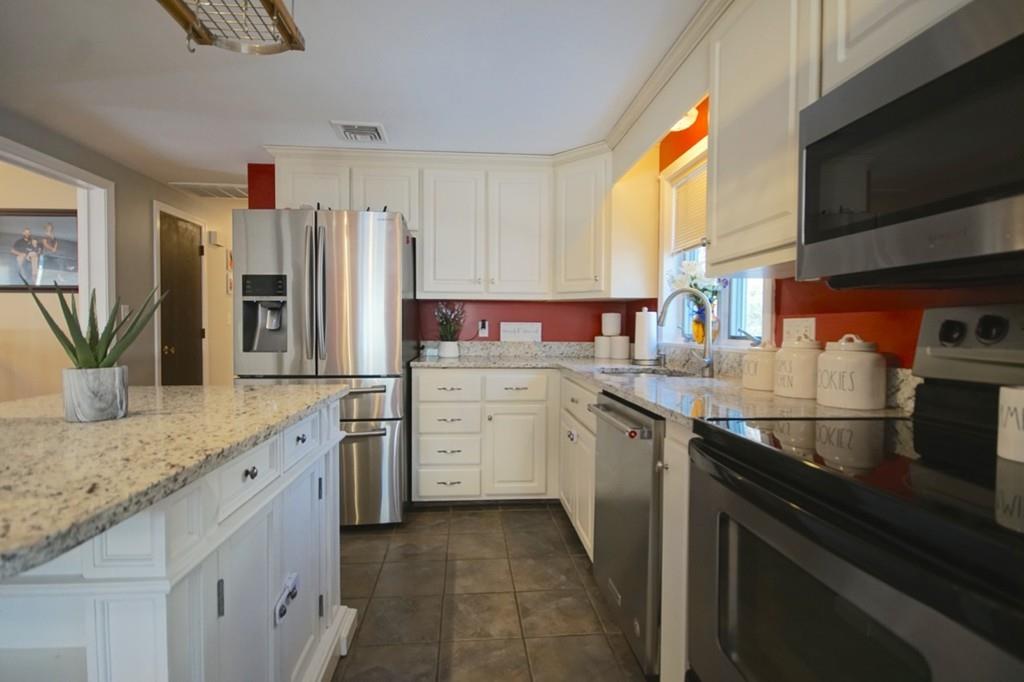 213 Den Quarry Road Lynn, MA 01904 - Photo 10 of 35 Gallery Image 10