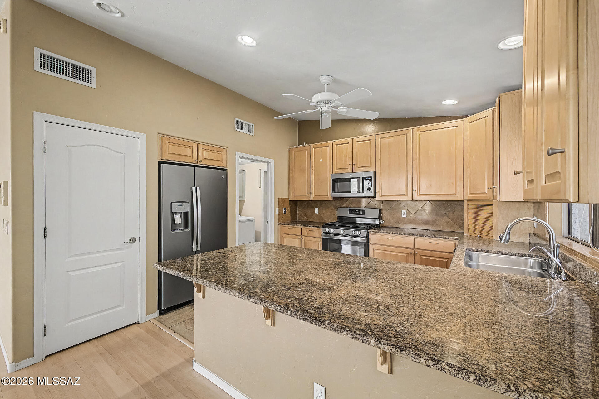 573 West Silvertip Road Oro Valley, AZ 85737 - Photo 10 of 32