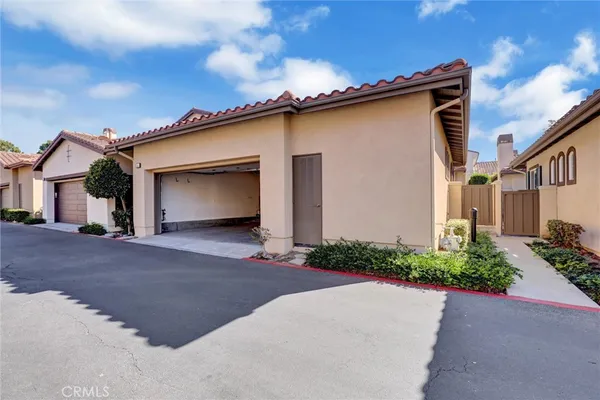 $4,600 | 64 Shadowplay, Irvine, CA 92620