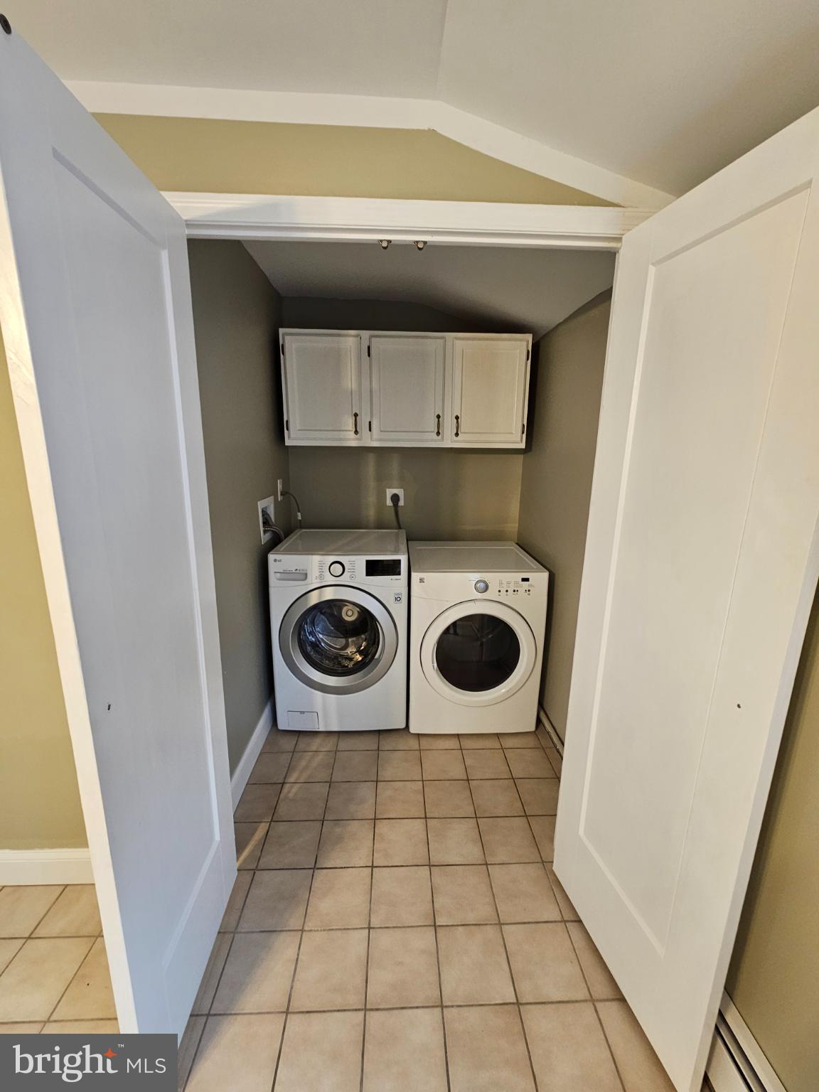 65 Silverspruce Road Levittown, PA 19056 - Photo 12 of 24 Laundry closet with modern appliances.
