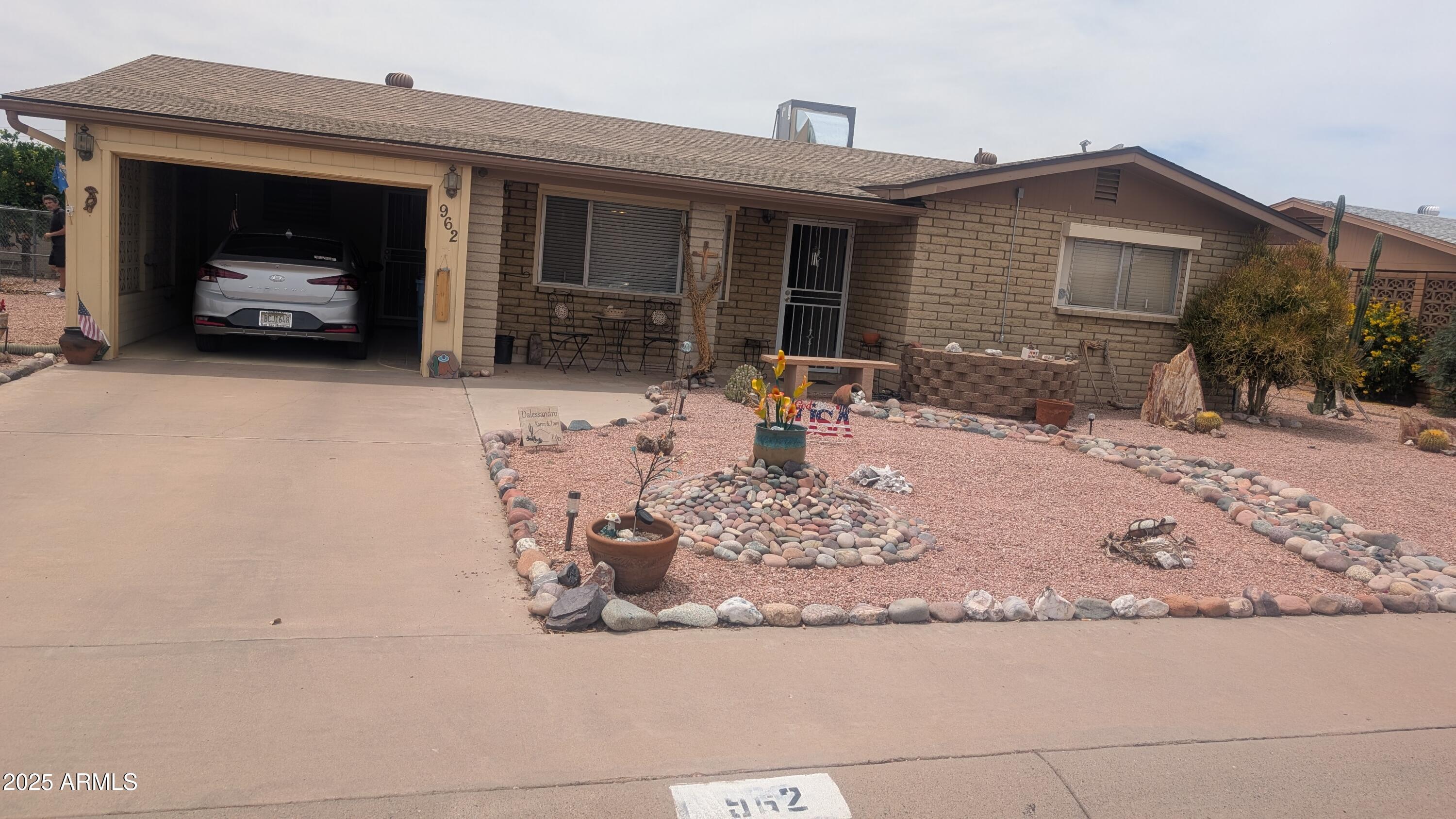 962 South Main Drive Apache Junction, AZ 85120 - Photo 1 of 32 1000005683