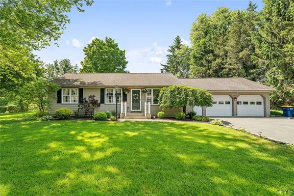 $429,900 | 5812 Winacre Drive, LaFayette, NY 13084