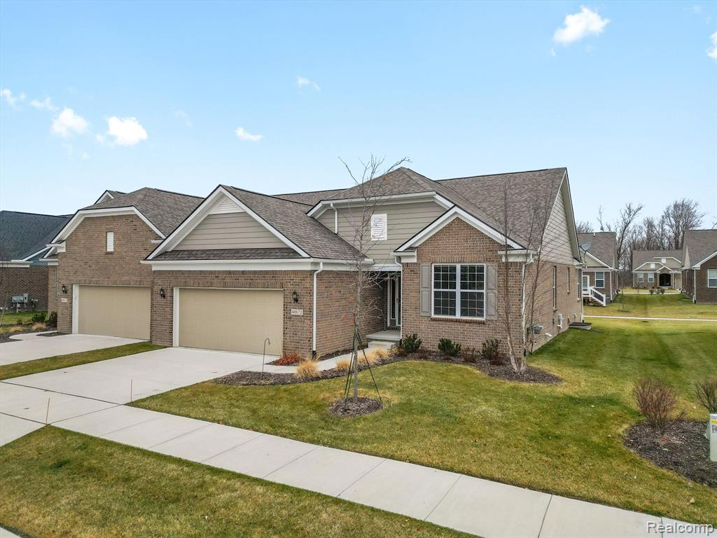 48672 Rockview Road Novi, MI 48374 - Photo 2 of 23