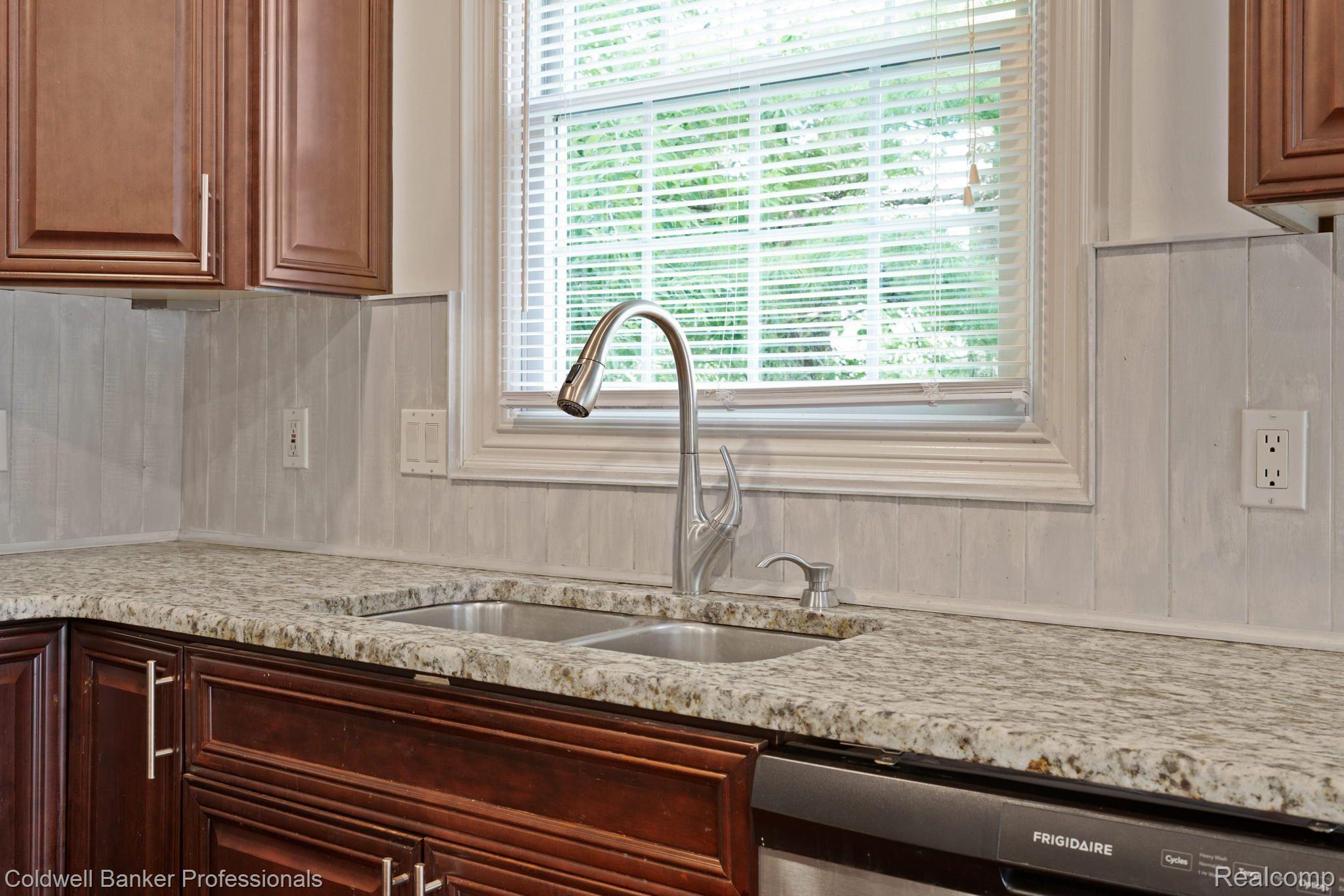 1158 Beta Road Walled Lake, MI 48390 - Photo 12 of 27 Gallery Image 12