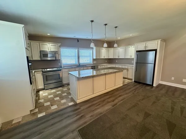 $2,000 | 789 Mt Pleasant Street, Unit 2, New Bedford, MA 02745