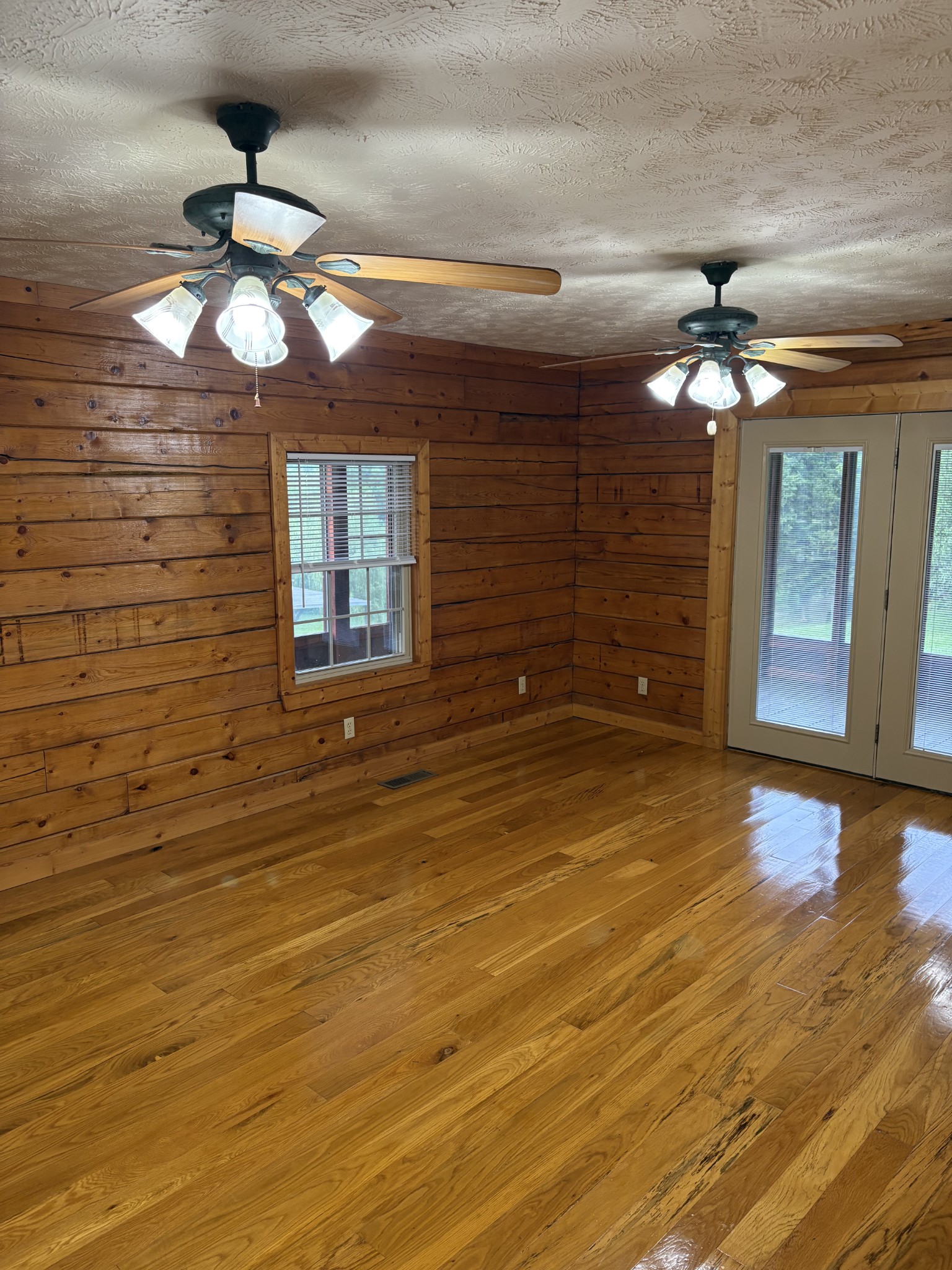 1028 Cook Road Liberty, TN 37095 - Photo 30 of 33 a view of a livingroom with a chandelier fan