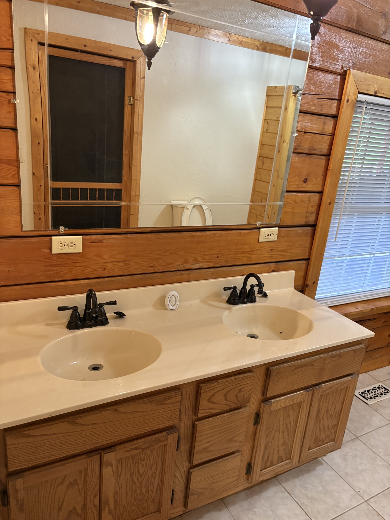 1028 Cook Road Liberty, TN 37095 - Photo 32 of 33 a bathroom with a sink and a mirror