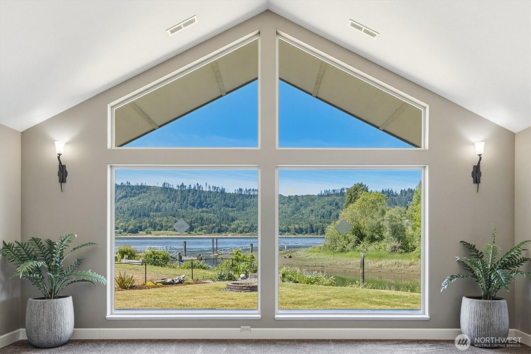 268 South Welcome Slough Road Cathlamet, WA 98612 - Photo 4 of 40