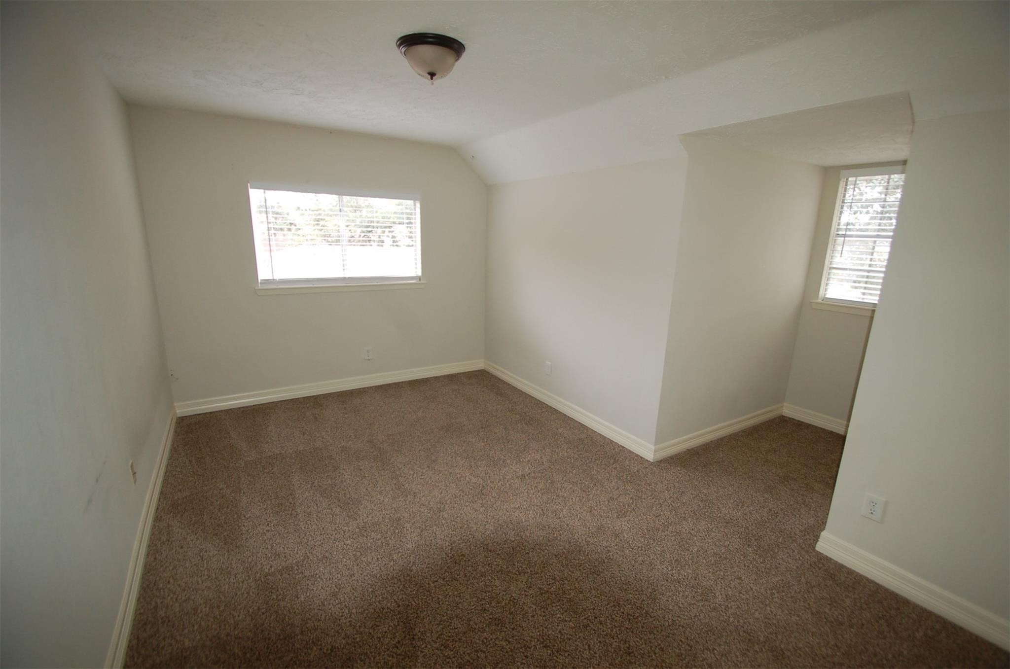 3338 Walhalla Drive Houston, TX 77066 - Photo 13 of 18 2nd bedroom
