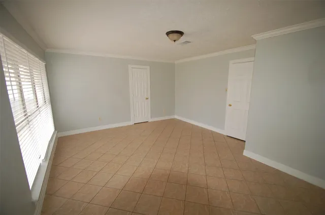 $2,100 | 3338 Walhalla Drive, Houston, TX 77066