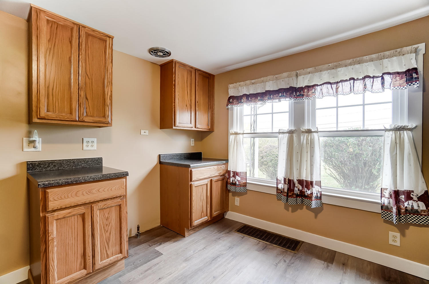 238 Vale Road Springfield, OH 45504 - Photo 11 of 25 Gallery Image 11