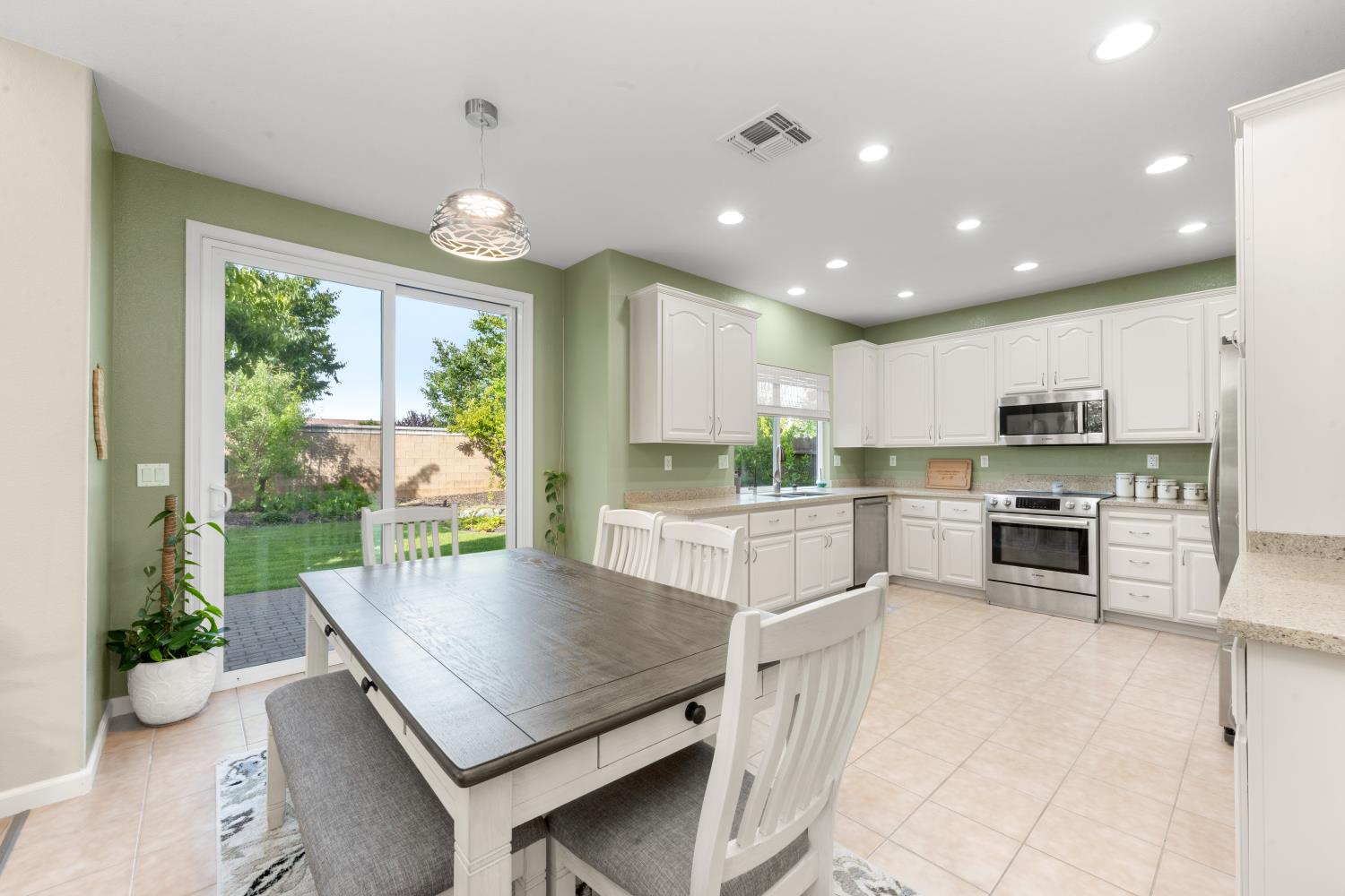 3509 Riojo Way Rancho Cordova, CA 95670 - Photo 12 of 41
