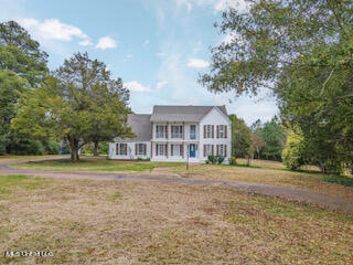 104 Jill Road Senatobia, MS 38668 - Photo 3 of 32 IMG_4505