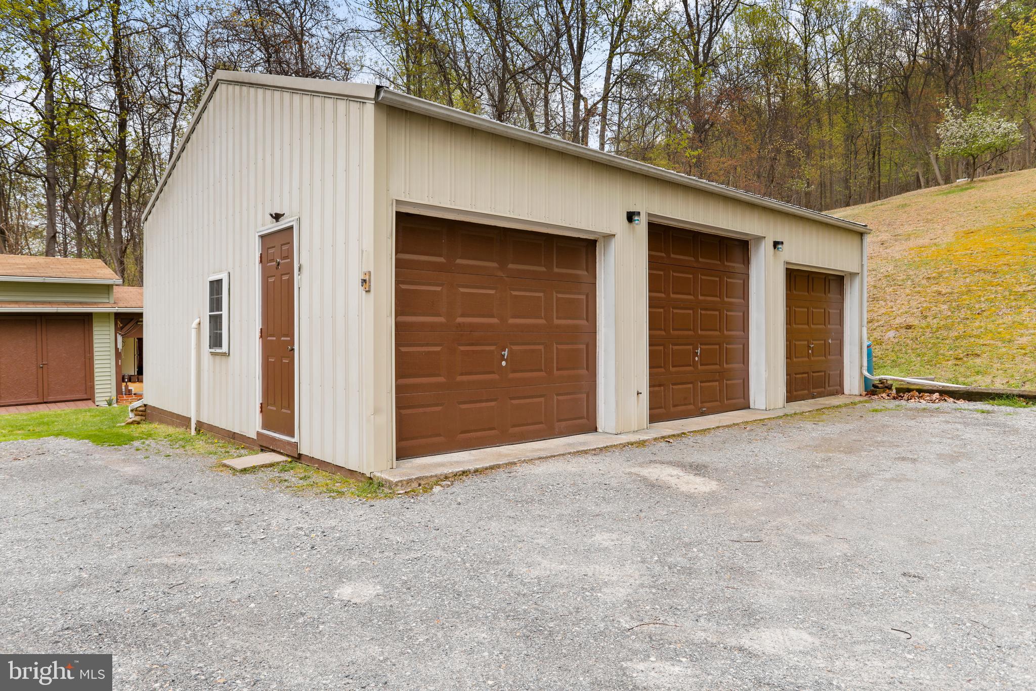 1447 Hoffmaster Road Knoxville, MD 21758 - Photo 9 of 36 Amazing large garage 24x32